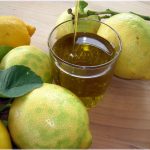 Come usare olio al limone, benefici ed abbinamenti in cucina